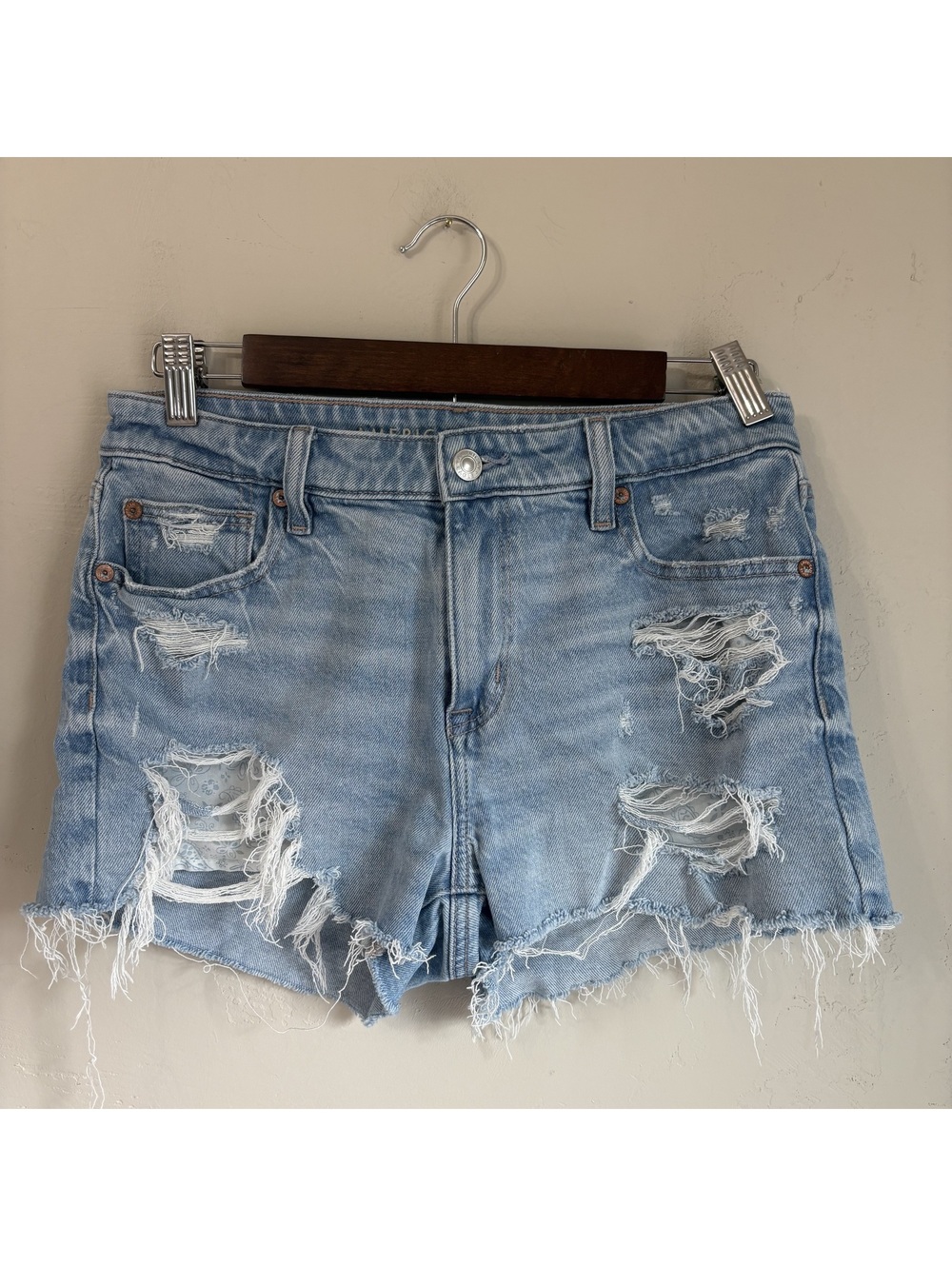American Eagle Perfect Shortie Denim Shorts Womens 4 Light Wash Distressed AE